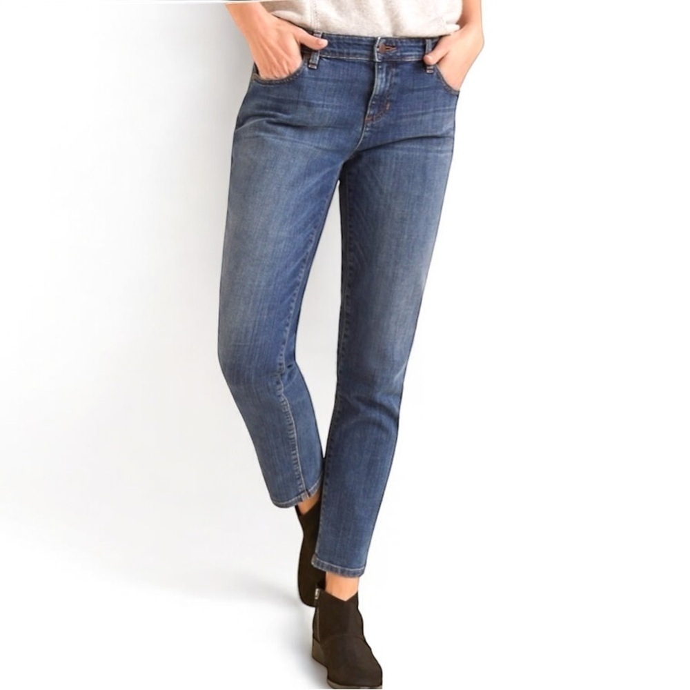 EILEEN FISHER Organic Cotton Stretch Boyfriend Jeans Regular Length Size 4